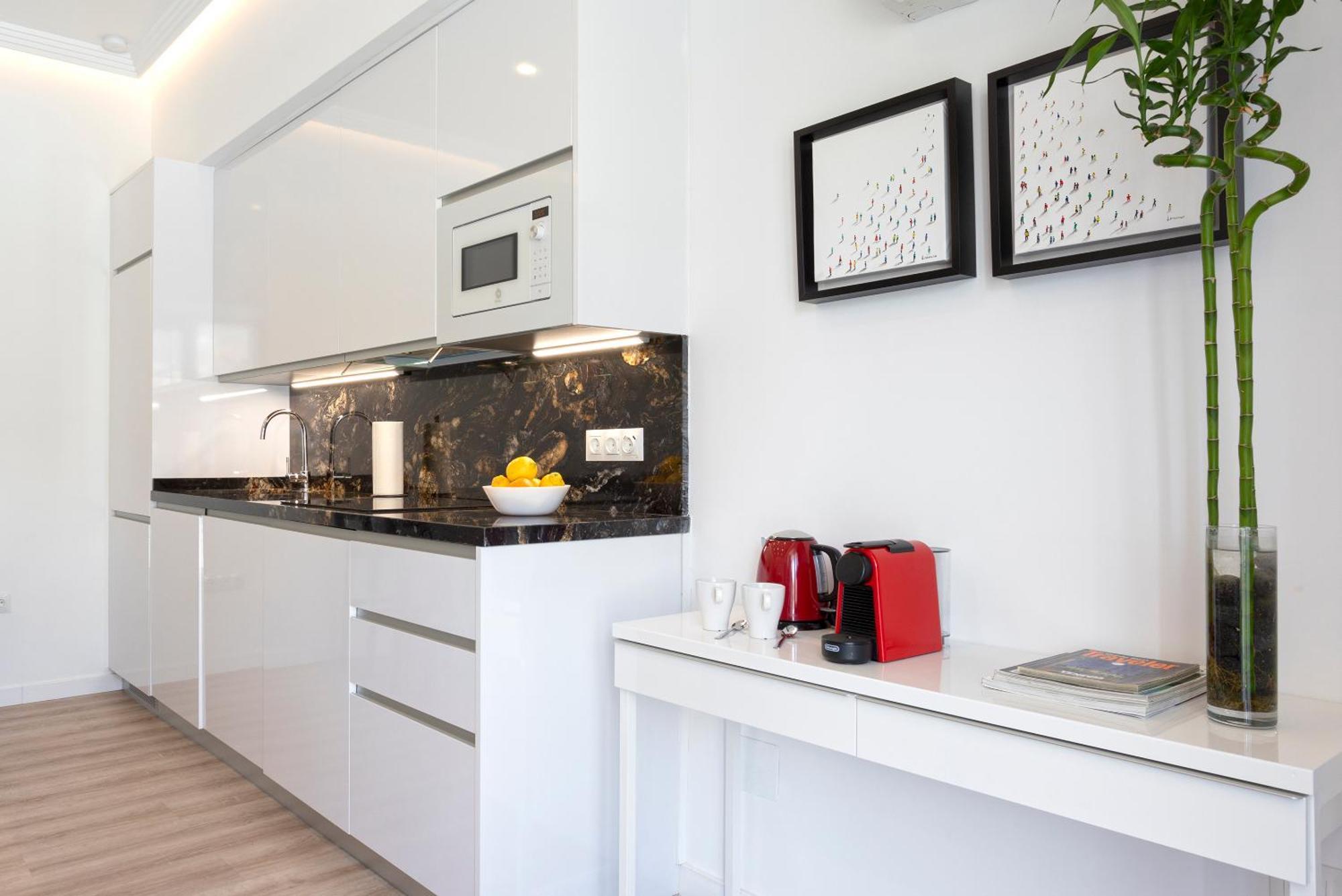 Precioso Apartamento Con Terraza En La Nogalera By Rent Me 托雷莫利诺斯 外观 照片
