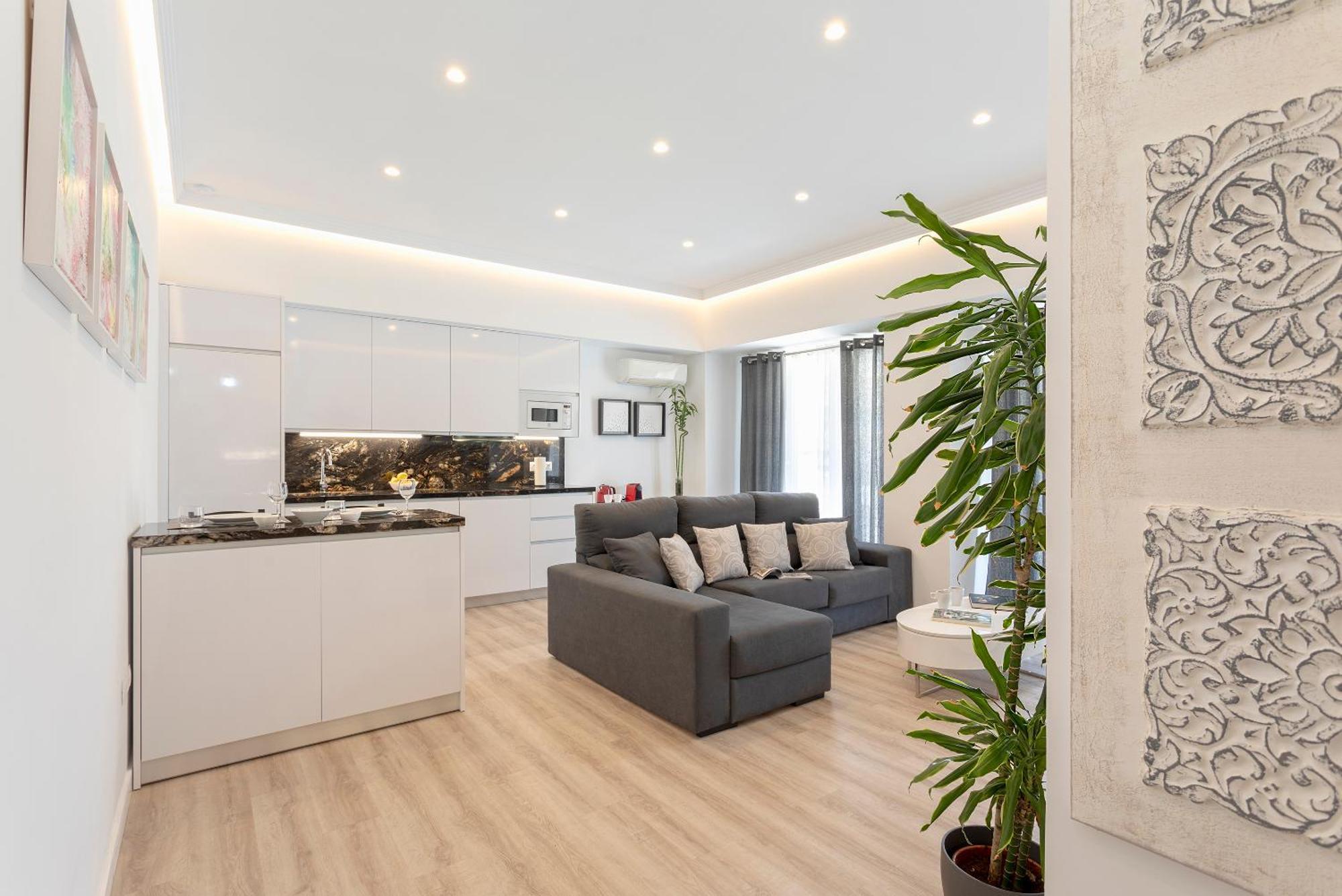 Precioso Apartamento Con Terraza En La Nogalera By Rent Me 托雷莫利诺斯 外观 照片